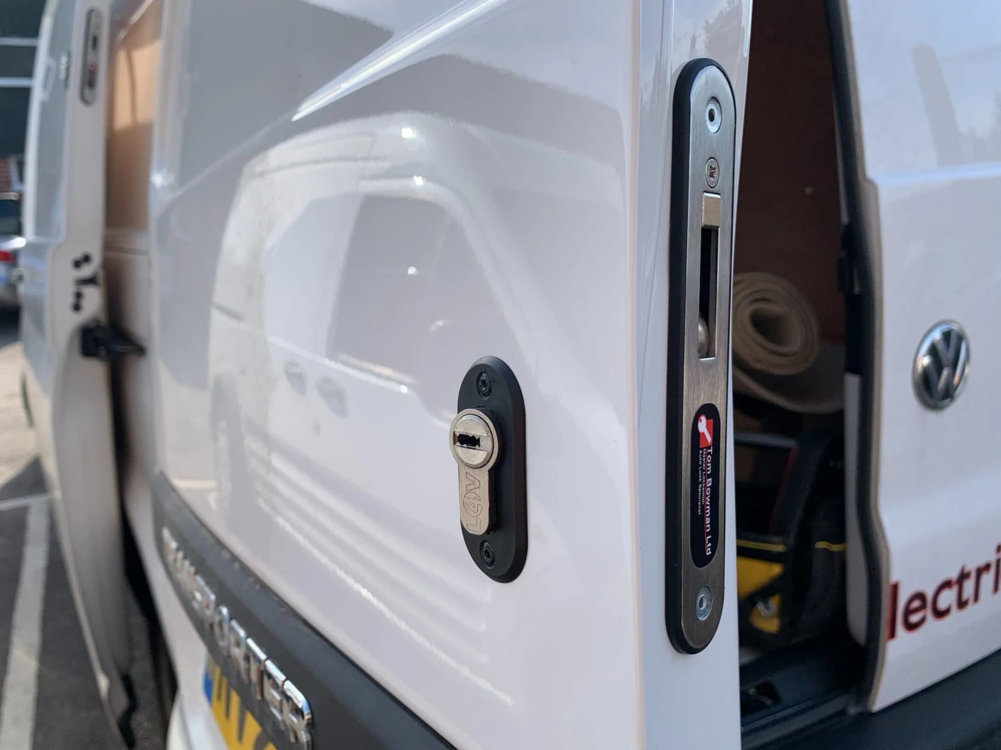Chiusure di sicurezza per porte furgoni: tecnologia e affidabilità Daken