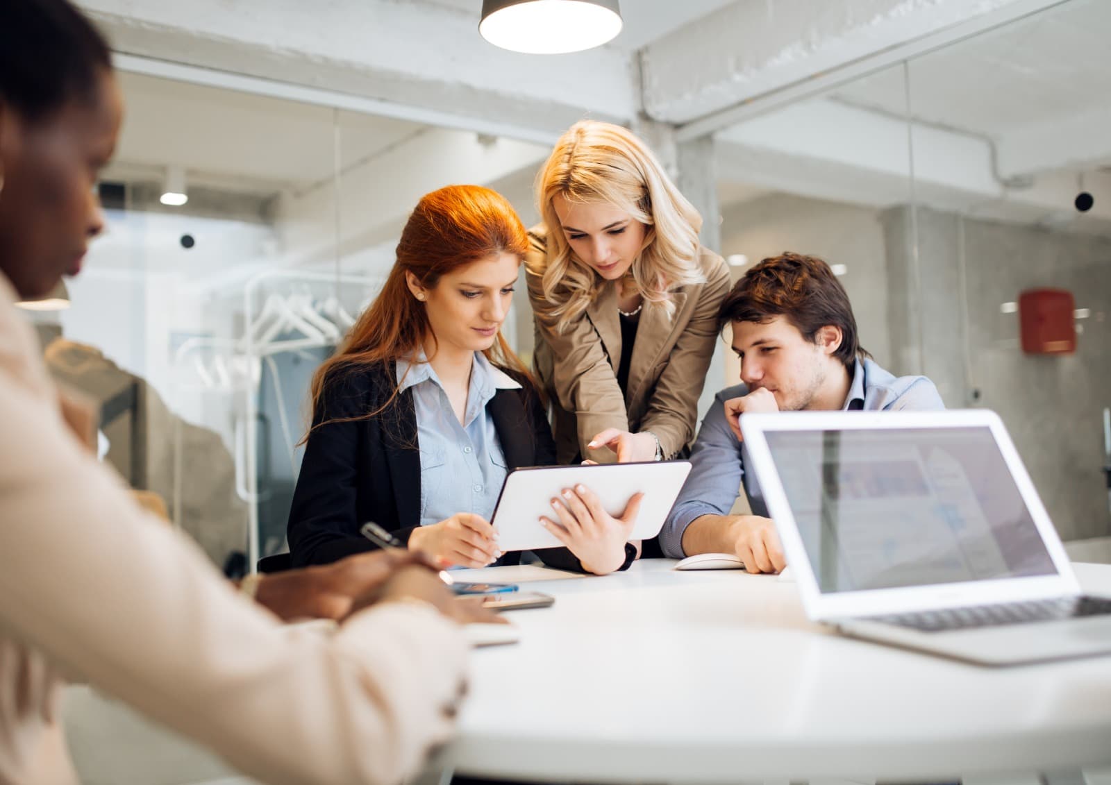 Telecom broker – Why Working with a Telecom Broker Saves Time and Money