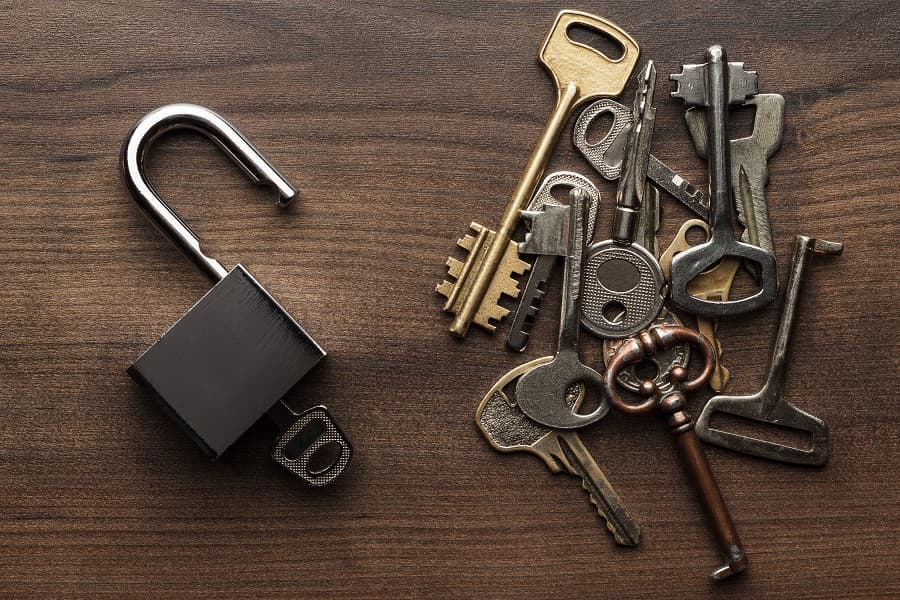 7 E-Commerce Suppliers for Commercial Door Hardware Reviewed by Maintenance Pros