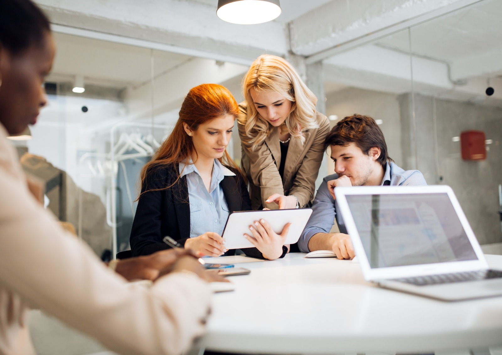 Telecom broker – Why Working with a Telecom Broker Saves Time and Money