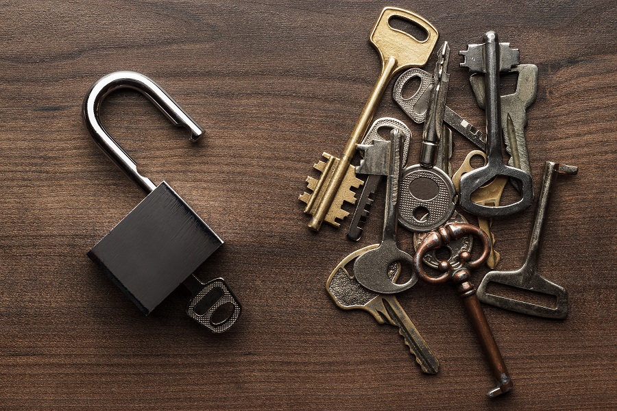 7 E-Commerce Suppliers for Commercial Door Hardware Reviewed by Maintenance Pros