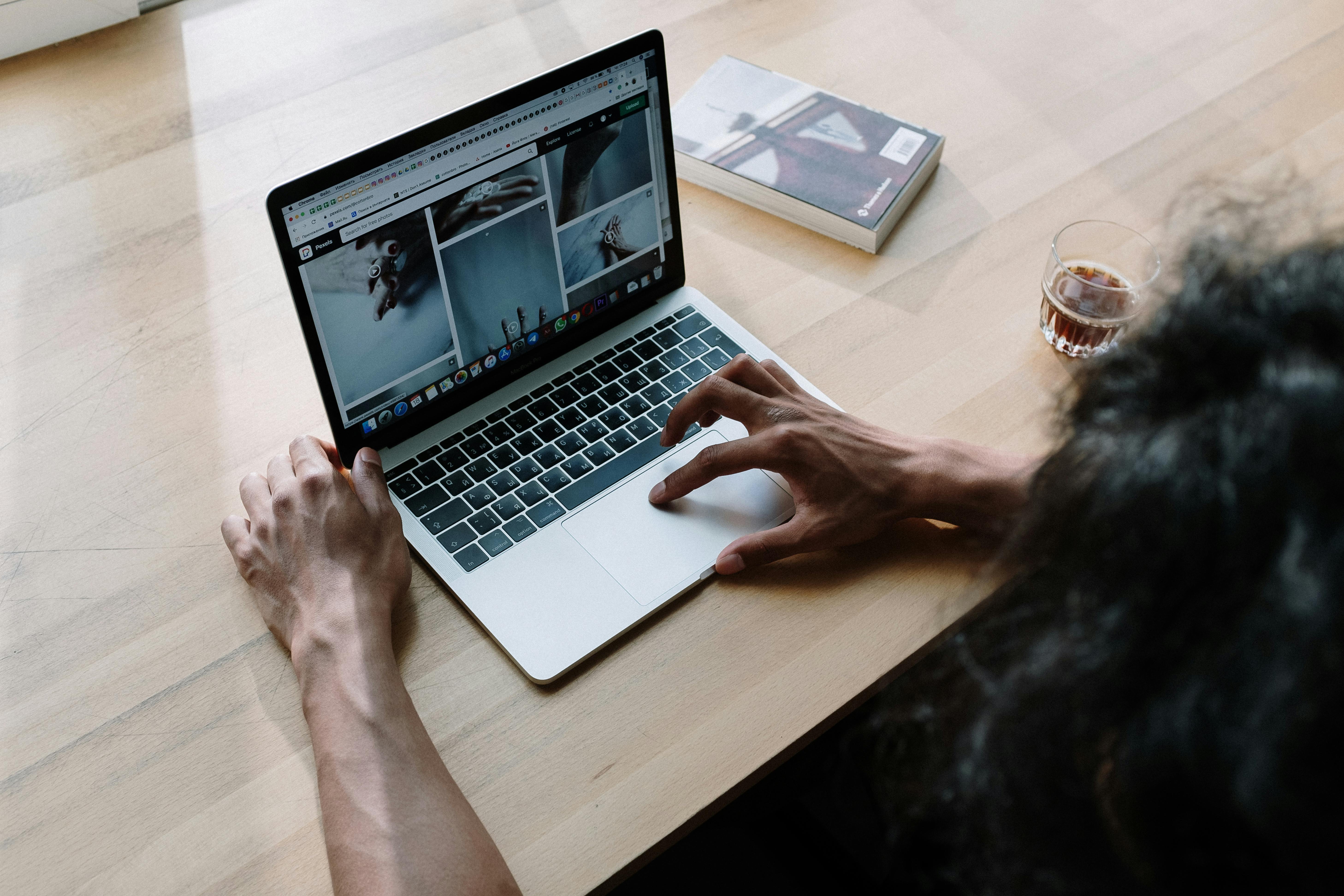 Safety chat platforms for Manufacturing, Construction, and Logistics