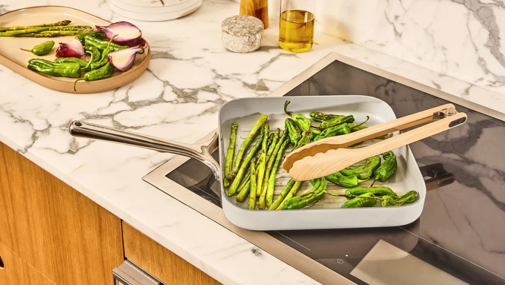 Ceramic_Square_Pan_-_Gray_-_Tongs_-_Stovetop_-_Hero